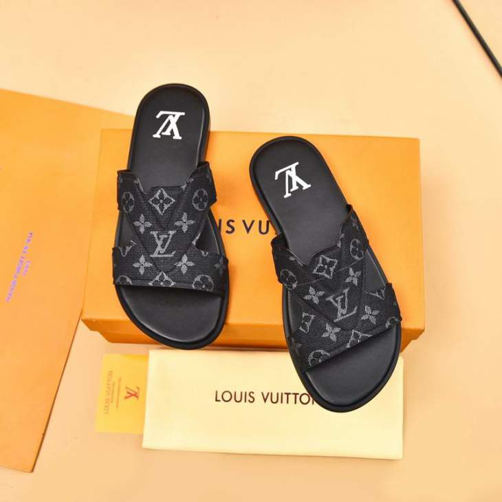 Picture of Louis Vuitton Slippers _SKULVsz39-46jyh0532834